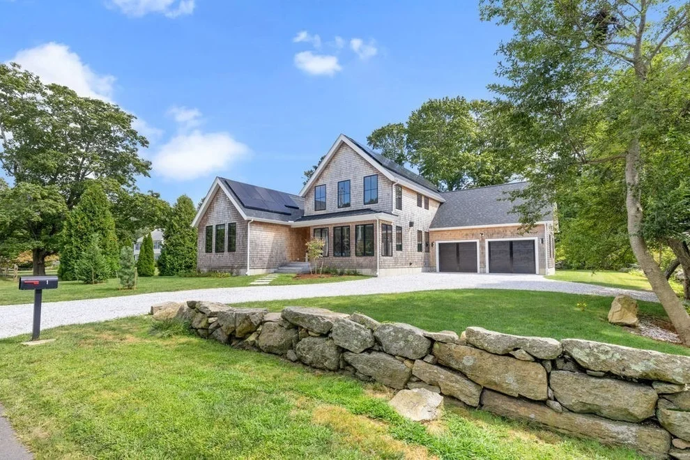 Unit for sale at 1 Sunset Ln, Dartmouth, MA 02748