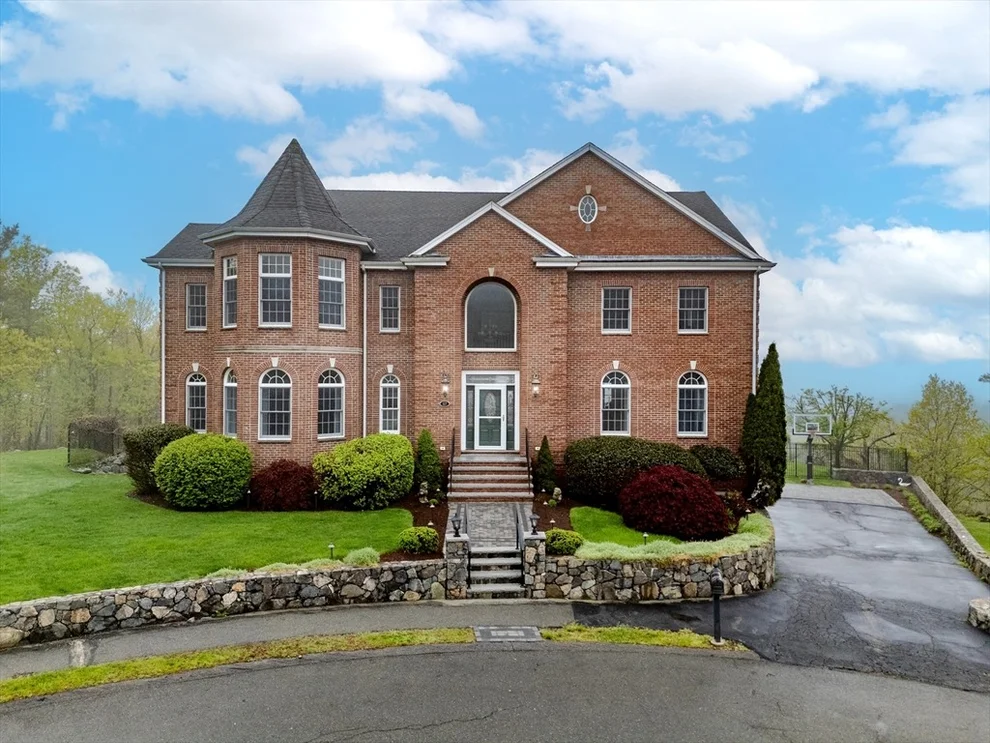 Unit for sale at 47 Birch Pond Drive, Saugus, MA 01906