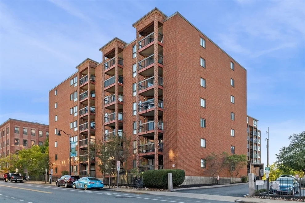 Unit for sale at 60 Rantoul, Beverly, MA 01915