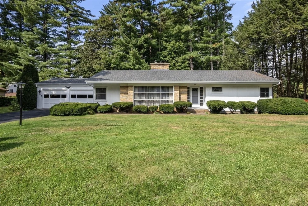 Unit for sale at 11 Highland Cir, Westfield, MA 01085