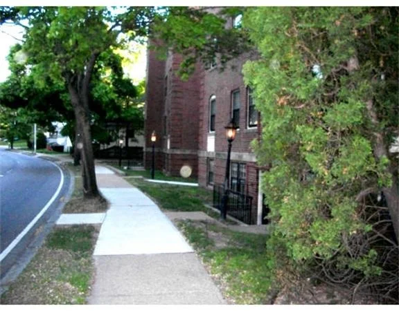 Unit for sale at 5 Thomas Burgin Pkwy, Quincy, MA 02169