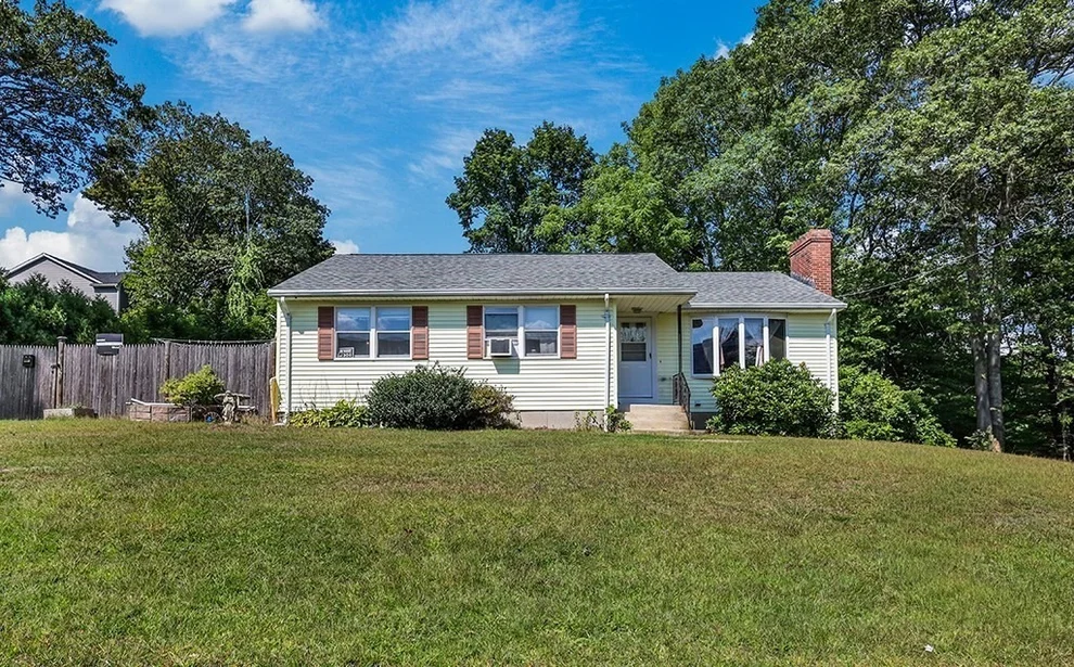 Unit for sale at 4 Josephine St, Franklin, MA 02038