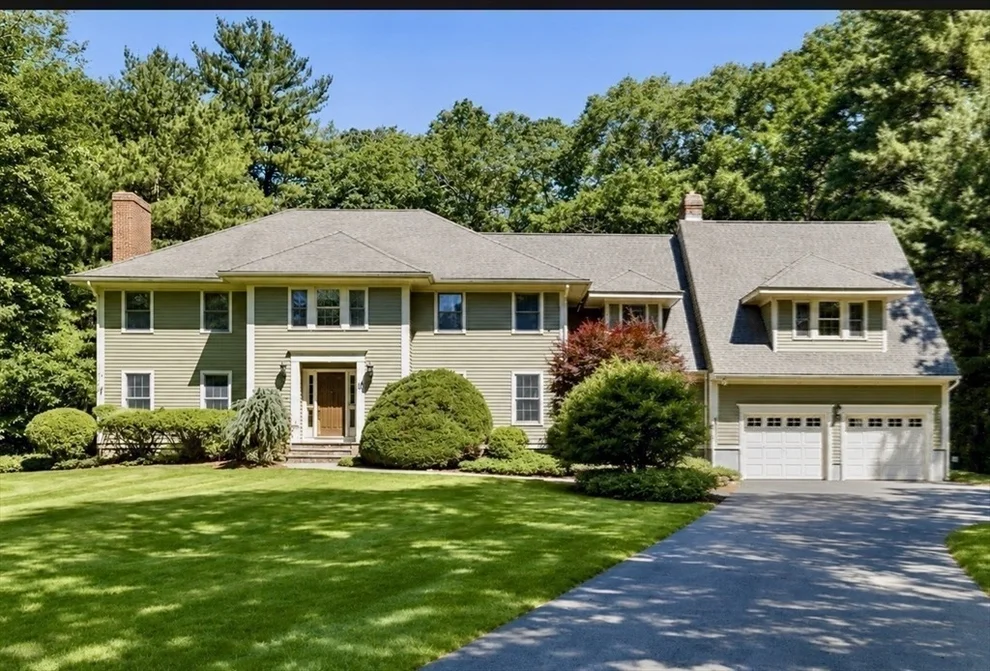 Unit for sale at 10 Donnelly Drive, Medfield, MA 02052