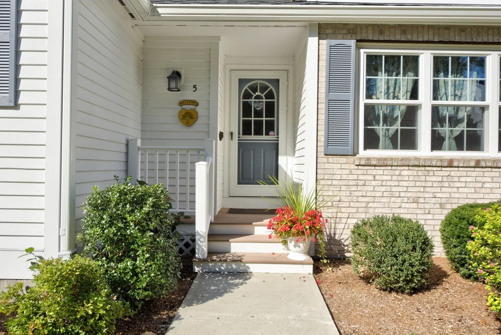 Unit for sale at 5 Pear Tree Ln, Franklin, MA 02038