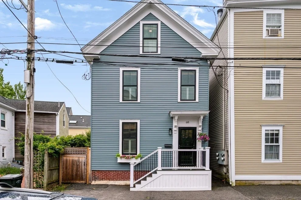 Unit for sale at 68 Milk St, Newburyport, MA 01950