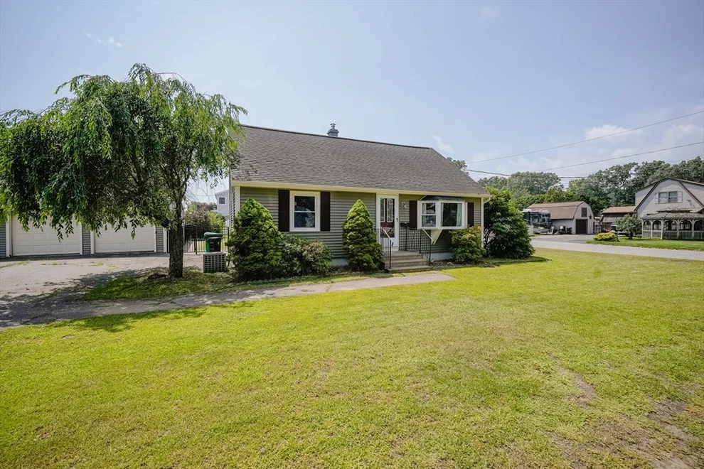 Unit for sale at 721 Pendleton Ave, Chicopee, MA 01020
