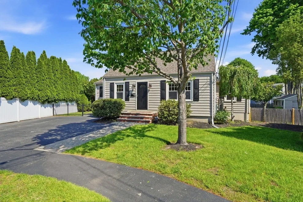 Unit for sale at 7 Paon Circle, Wakefield, MA 01880