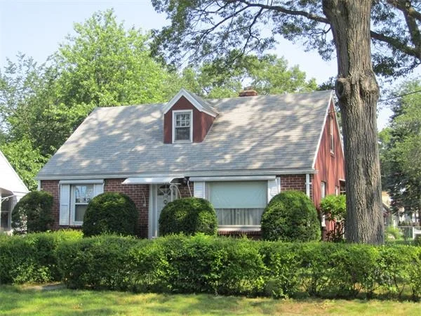 Unit for sale at 114 Oklahoma St, Springfield, MA 01104