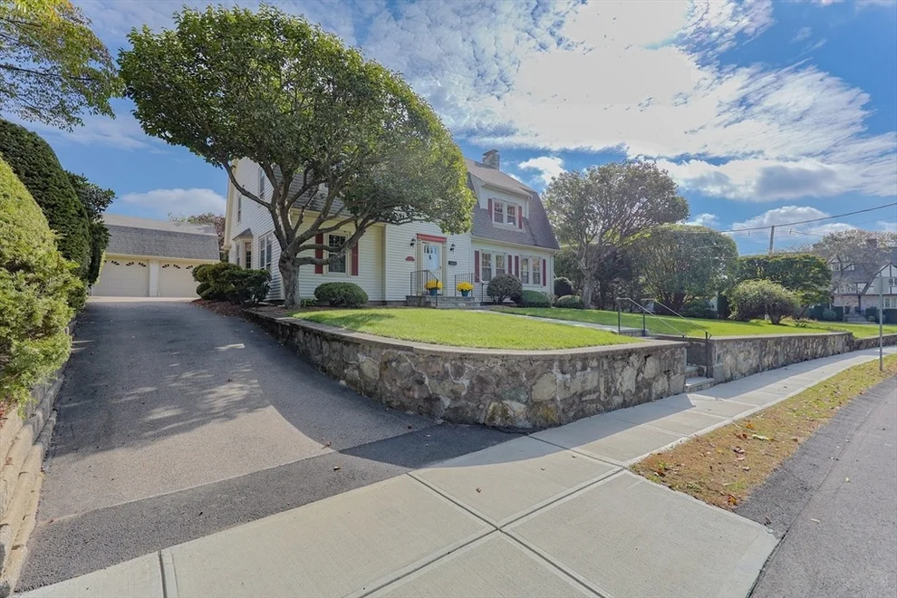 Unit for sale at 11 Beacon Park Rd, Norwood, MA 02062