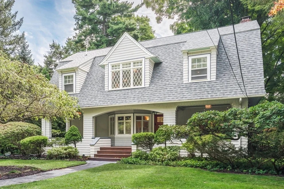 Unit for sale at 80 Pine Ridge Rd, Newton, MA 02468