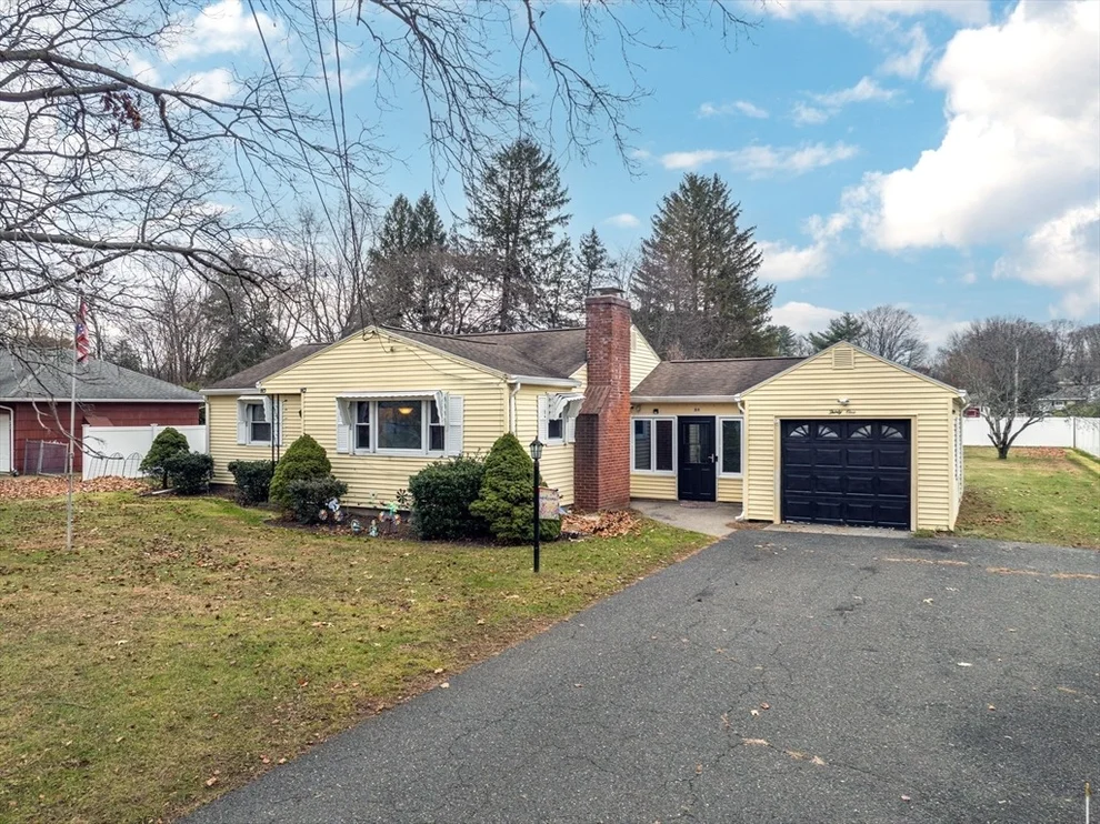 Unit for sale at 31 Stone Path Ln, West Springfield, MA 01089