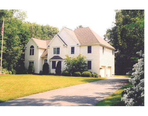 Unit for sale at 10 Foxwood Lane, Northborough, MA 01532