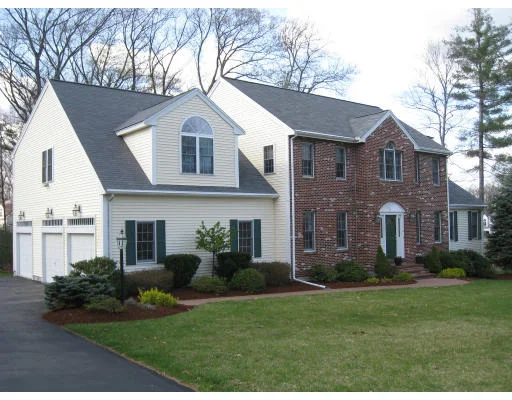 Unit for sale at 13 Brenton Wood Rd, Hudson, MA 01749