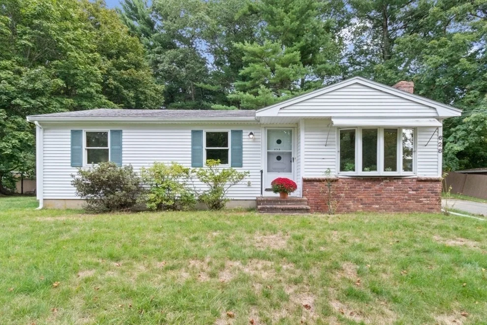 Unit for sale at 628 Center St, Pembroke, MA 02359