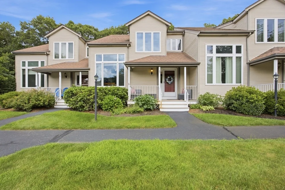 Unit for sale at 77 Willow Pond Dr, Rockland, MA 02370