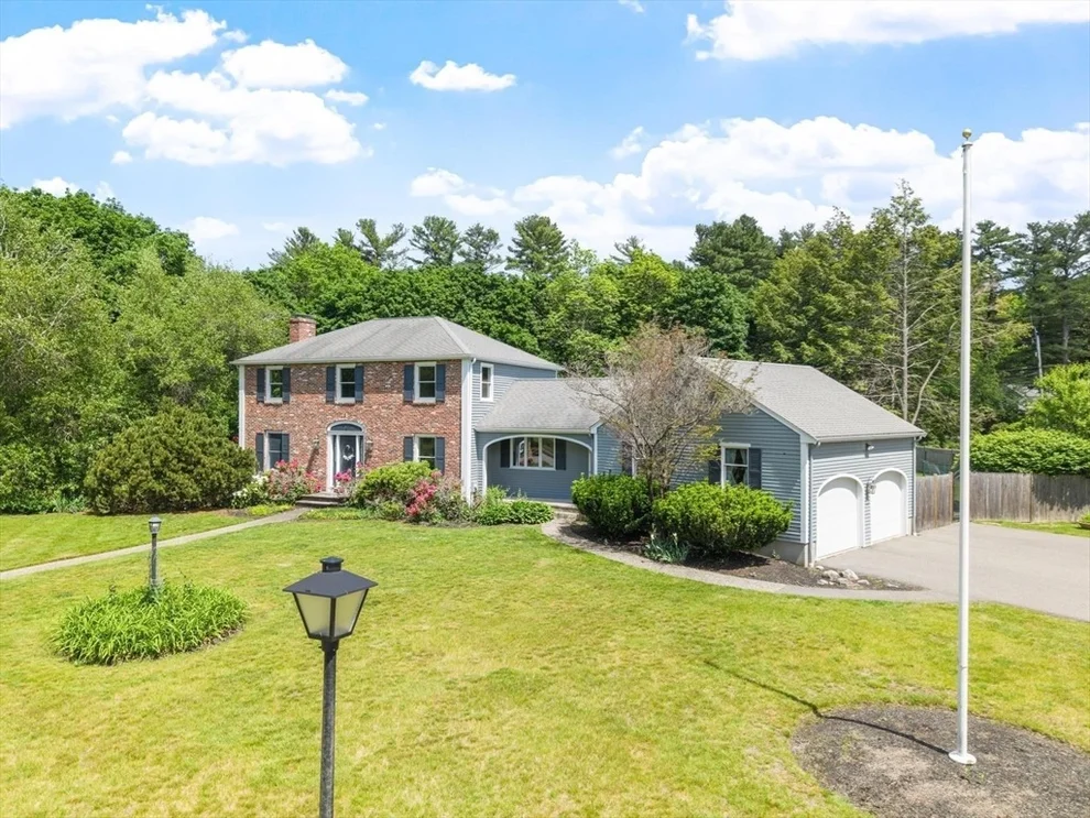 Unit for sale at 2 Rourke Lane, Lynnfield, MA 01940