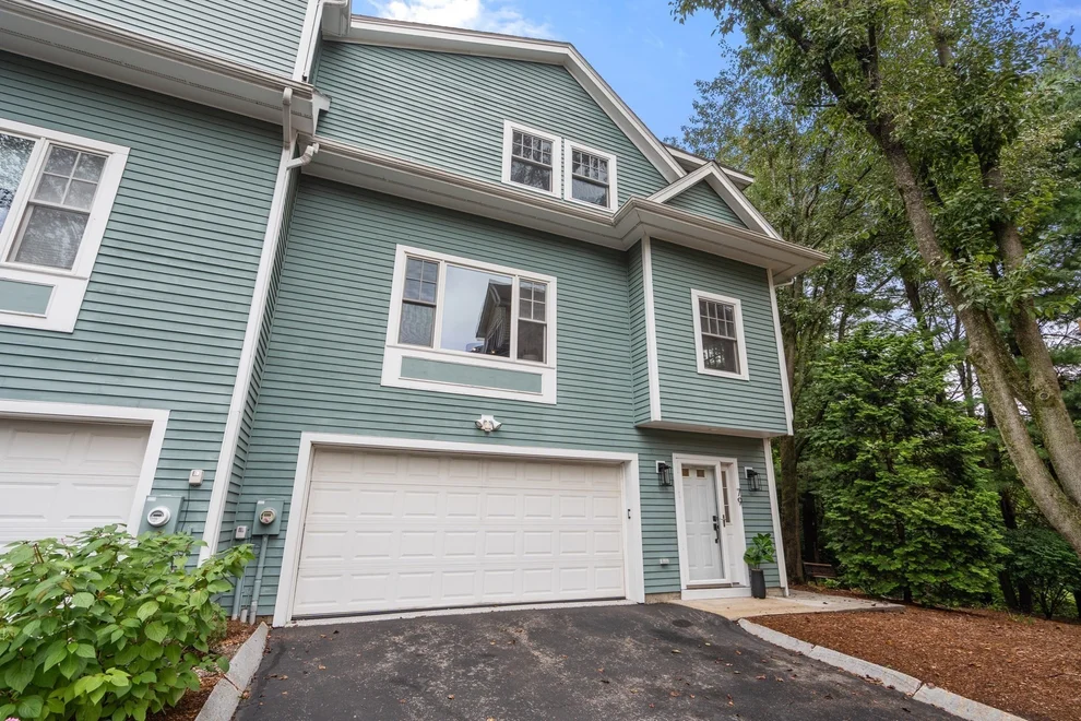 Unit for sale at 79 Beecher Pl, Newton, MA 02459