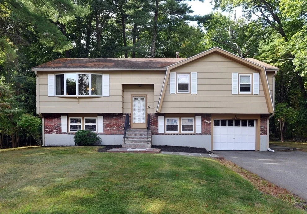 Unit for sale at 47 Daniel Dr, Abington, MA 02351