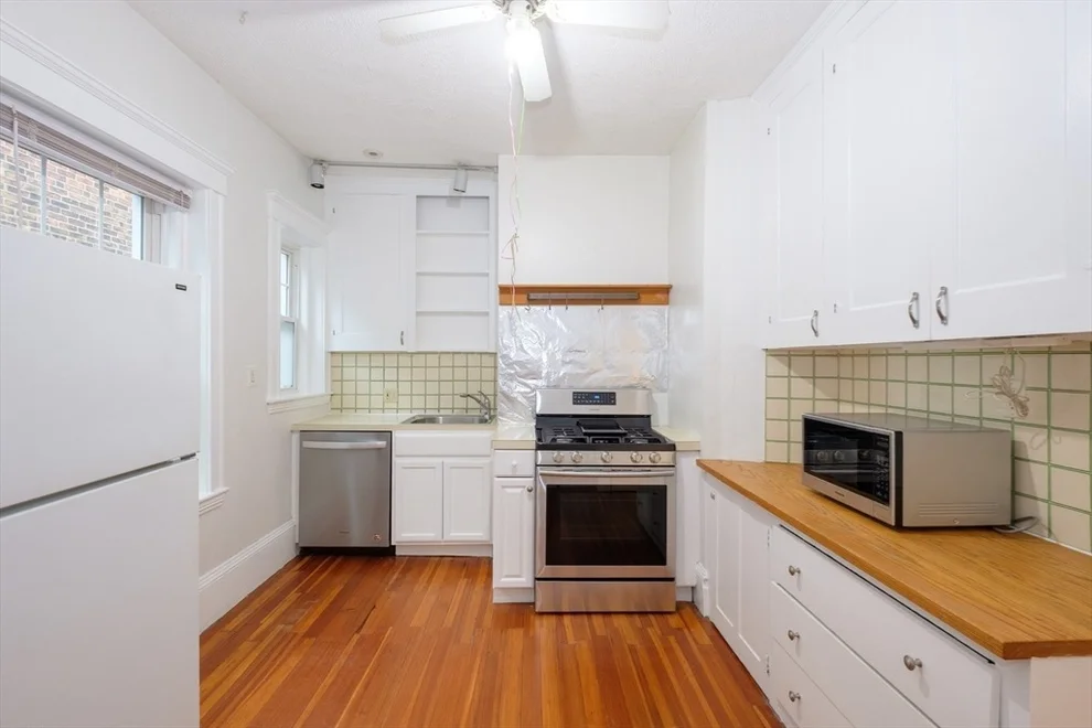 Unit for sale at 94 Naples Rd, Brookline, MA 02446