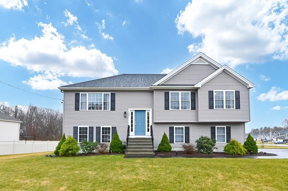 Unit for sale at 131 Saints Way, Taunton, MA 02780