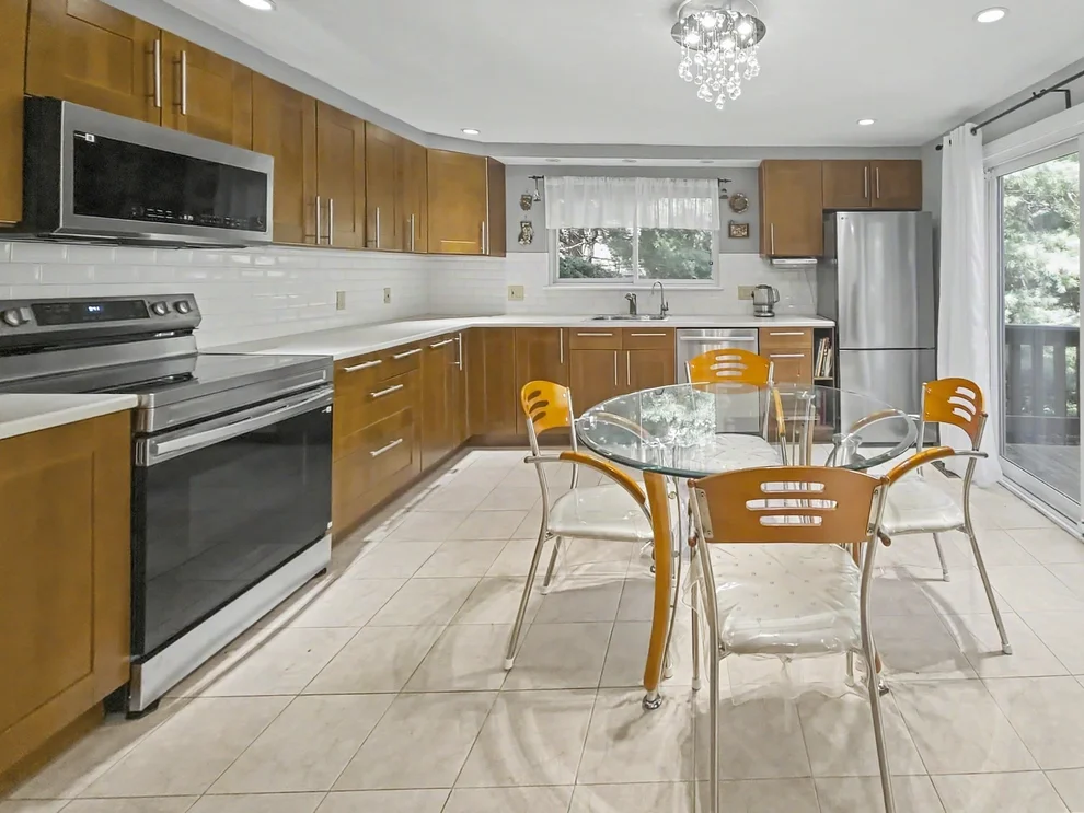 Unit for sale at 74 Voyagers Ln, Ashland, MA 01721