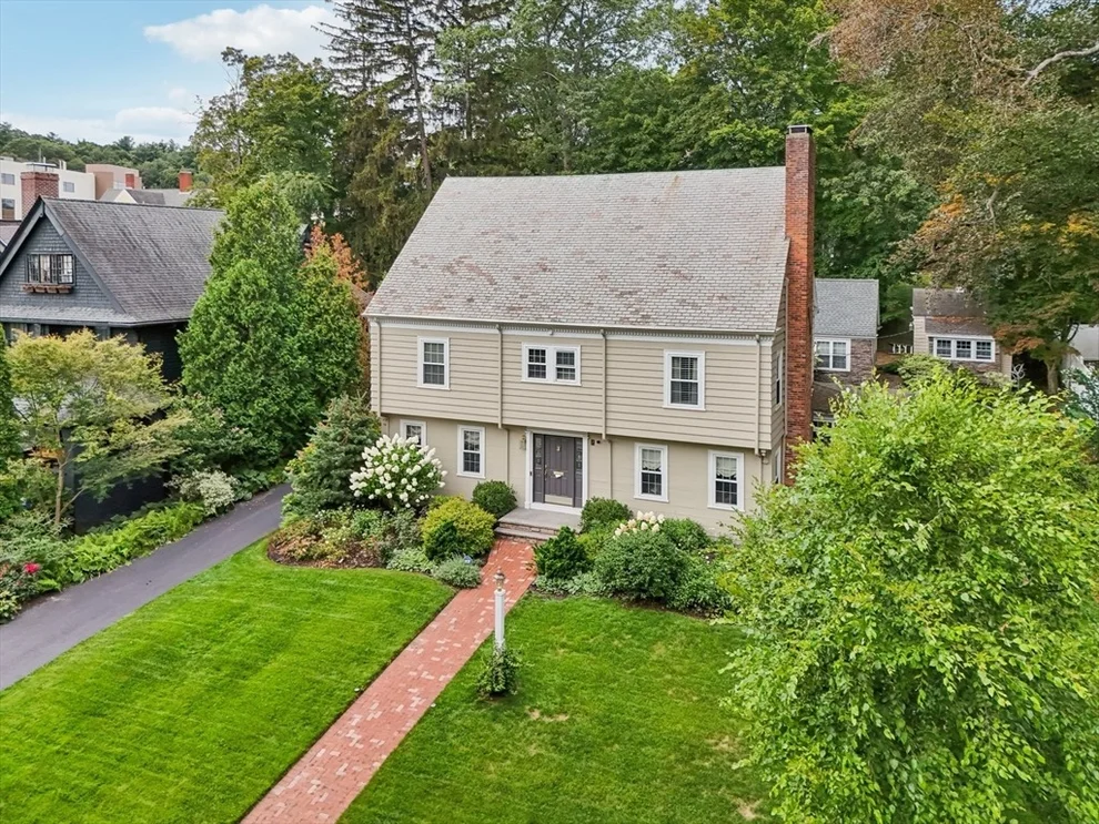 Unit for sale at 7 Westland St, Worcester, MA 01602