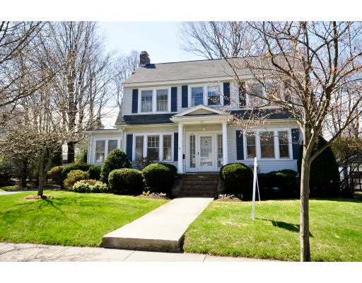 Unit for sale at 142 Randlett Park, Newton, MA 02465