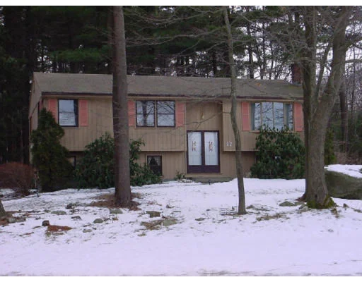 Unit for sale at 17 Greenbriar, Shrewsbury, MA 01545