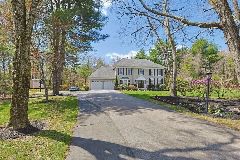 Unit for sale at 8 Weyman Ln, Sharon, MA 02067