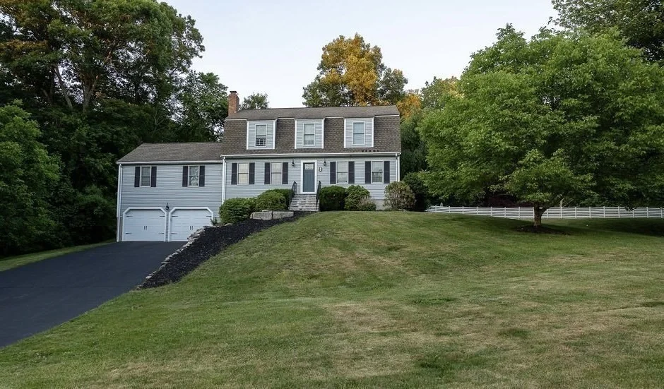 Unit for sale at 8 Old Coach Rd, Millville, MA 01529