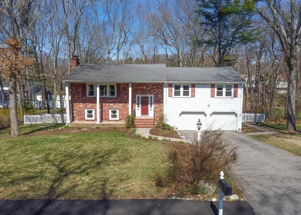 Unit for sale at 122 Green St, Medfield, MA 02052