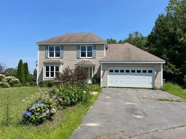 Unit for sale at 12 Walden Ct, Leominster, MA 01453