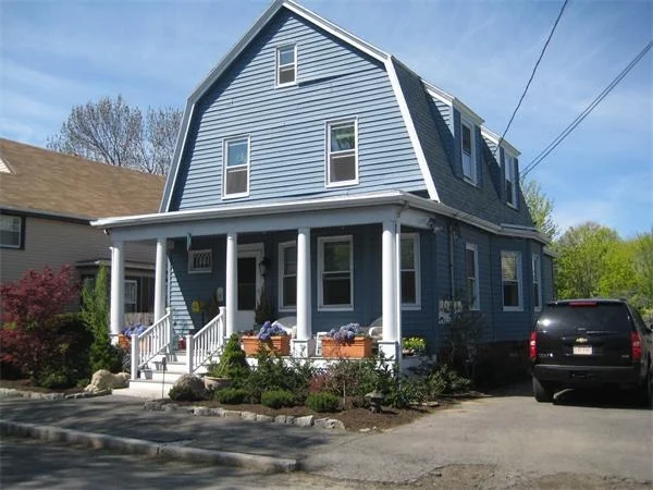 Unit for sale at 94 Pine St, Swampscott, MA 01907