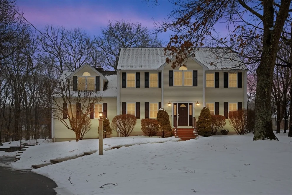 Unit for sale at 15 Shamrock Cir, Attleboro, MA 02703