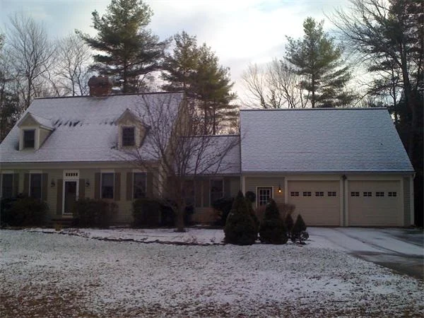 Unit for sale at 105 N Sturbridge Rd, Charlton, MA 01507