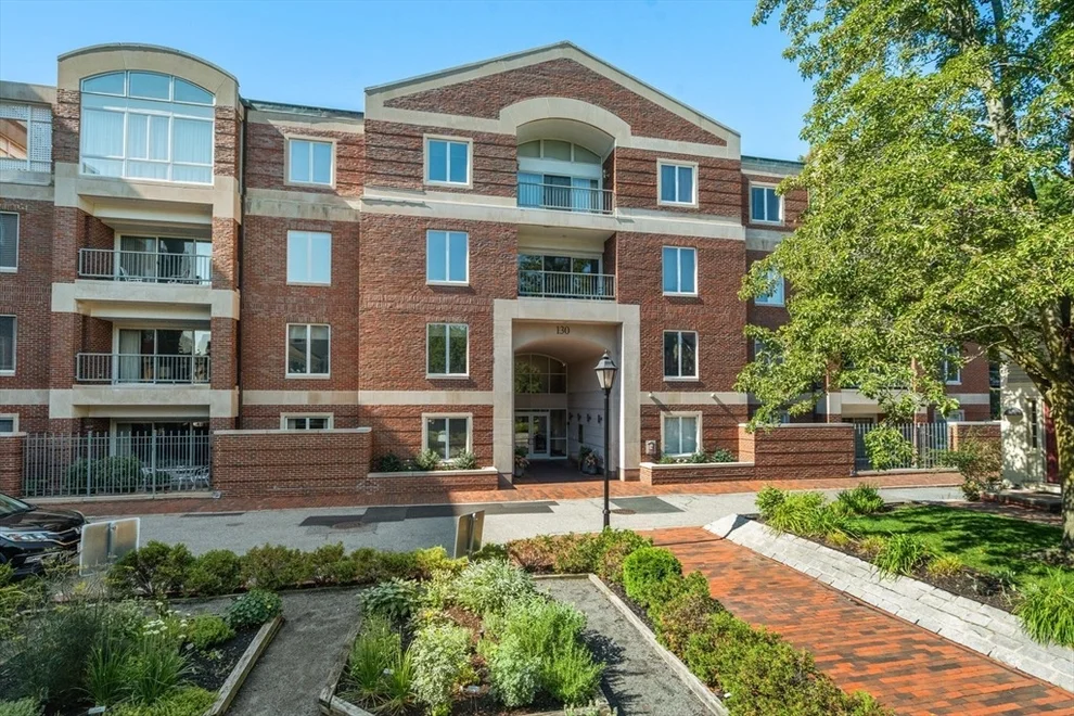 Unit for sale at 130 Mount Auburn St, Cambridge, MA 02138