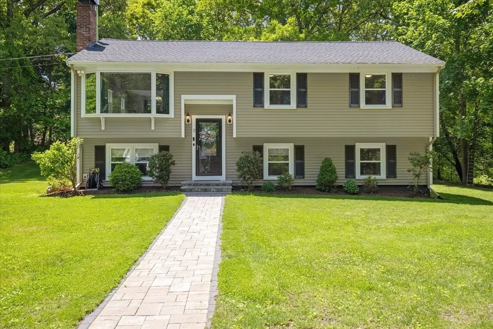 Unit for sale at 2 Wilson Ln, Plymouth, MA 02360