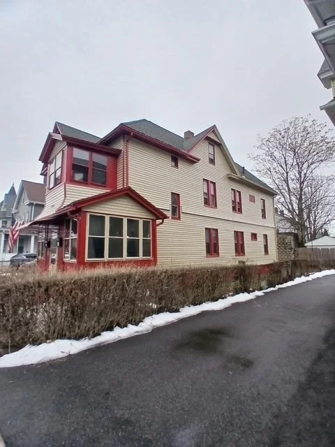 Unit for sale at 32 Wendell Pl, Springfield, MA 01105