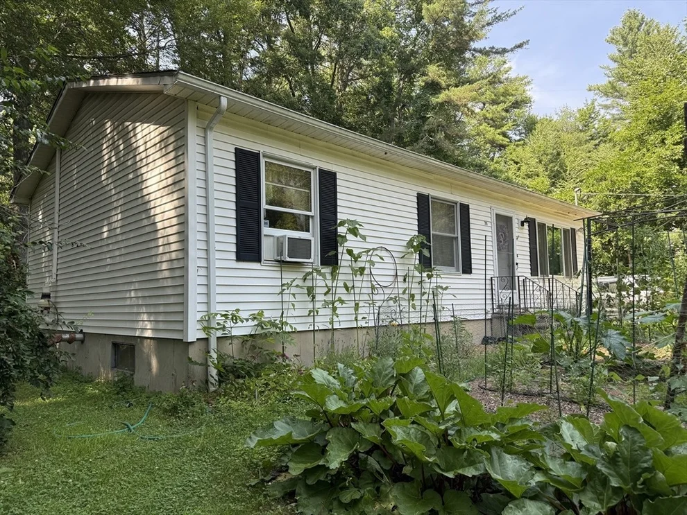 Unit for sale at 348 Nichols Rd, Barre, MA 01005
