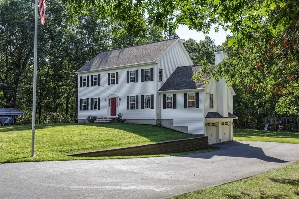 Unit for sale at 1101 Methuen St, Dracut, MA 01826