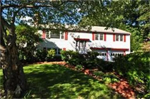Unit for sale at 40 Lantern Lane, Needham, MA 02492