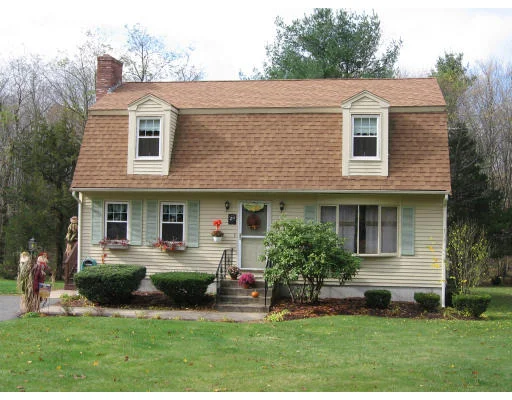 Unit for sale at 491 Fruit St, Mansfield, MA 02048