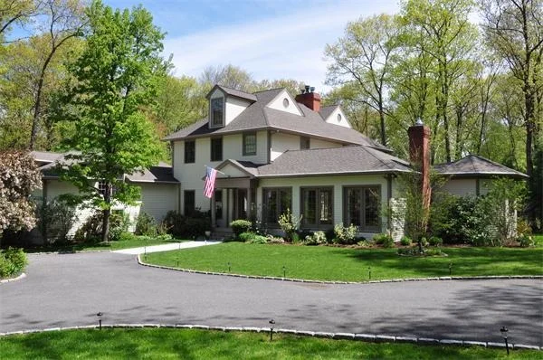 Unit for sale at 615 Harland St, Milton, MA 02186