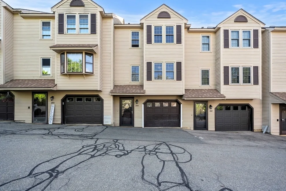Unit for sale at 205 Morgan Dr, Haverhill, MA 01832