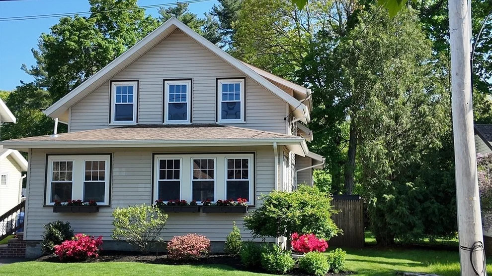 Unit for sale at 6 Hanson St, Wakefield, MA 01880