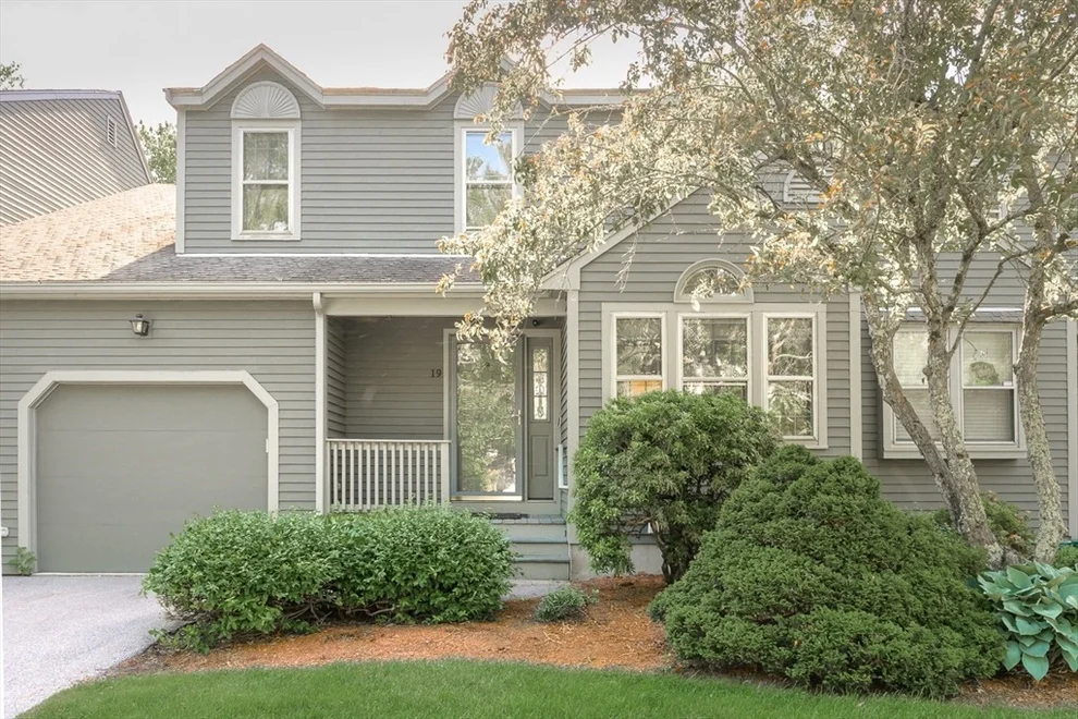 Unit for sale at 19 Spruce Pond Rd, Franklin, MA 02038
