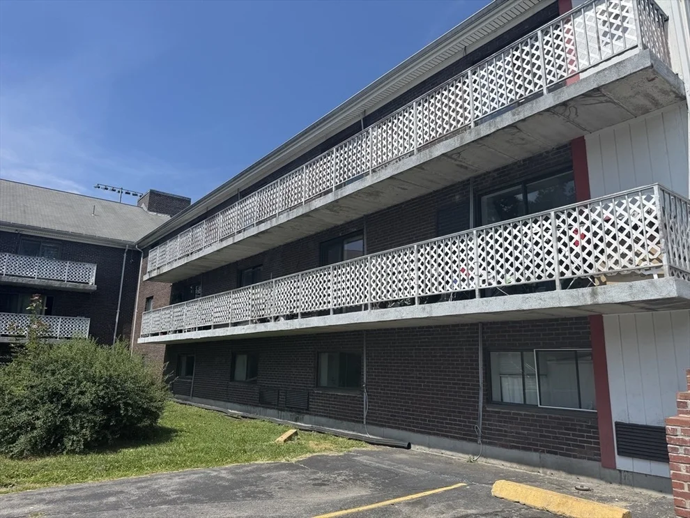 Unit for sale at 126 Beaver St, Framingham, MA 01702