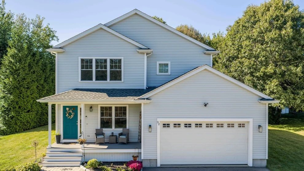 Unit for sale at 32 Welcome St, Fairhaven, MA 02719