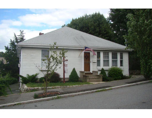 Unit for sale at 10 Columbia Rd, Wakefield, MA 01880