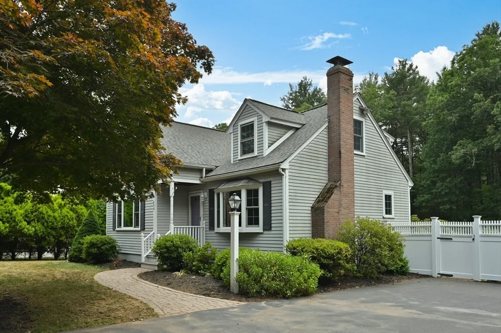 Unit for sale at 498 Park St, North Reading, MA 01864